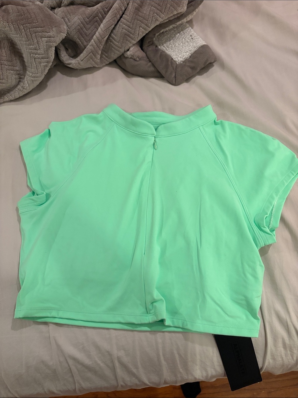 Alphalete Mint Green Short Sleeve Crop Top